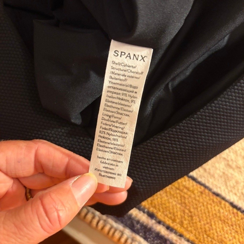 Spanx Pique Shaping One Piece Swimsuit XL Black V-Neck Short Sleeve 50386R NWT - Picture 7 of 7
